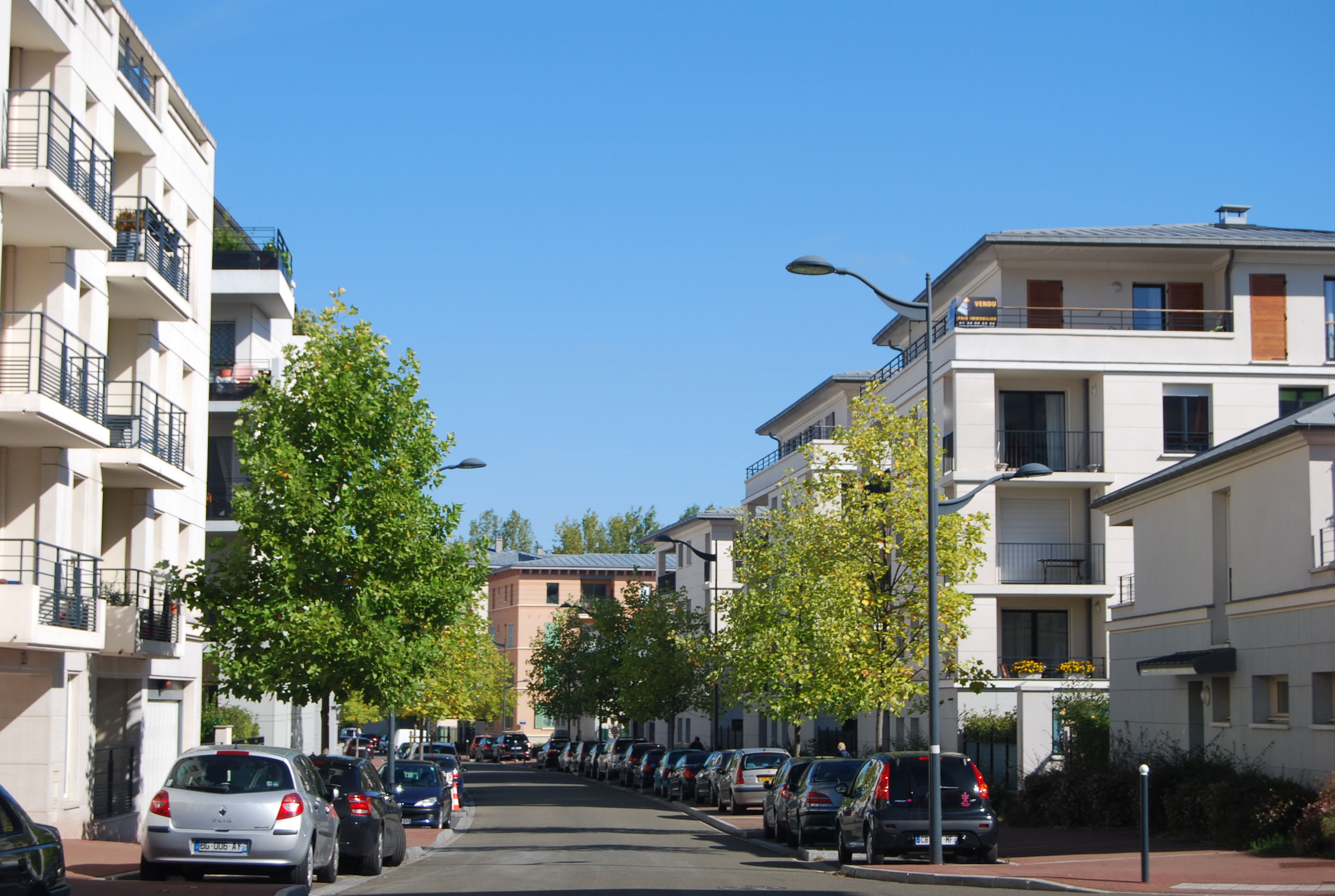 Une densification progressive des tissus bâtis ; ici à Saint-Cyr-l’Ecole (Promenade des Anges)