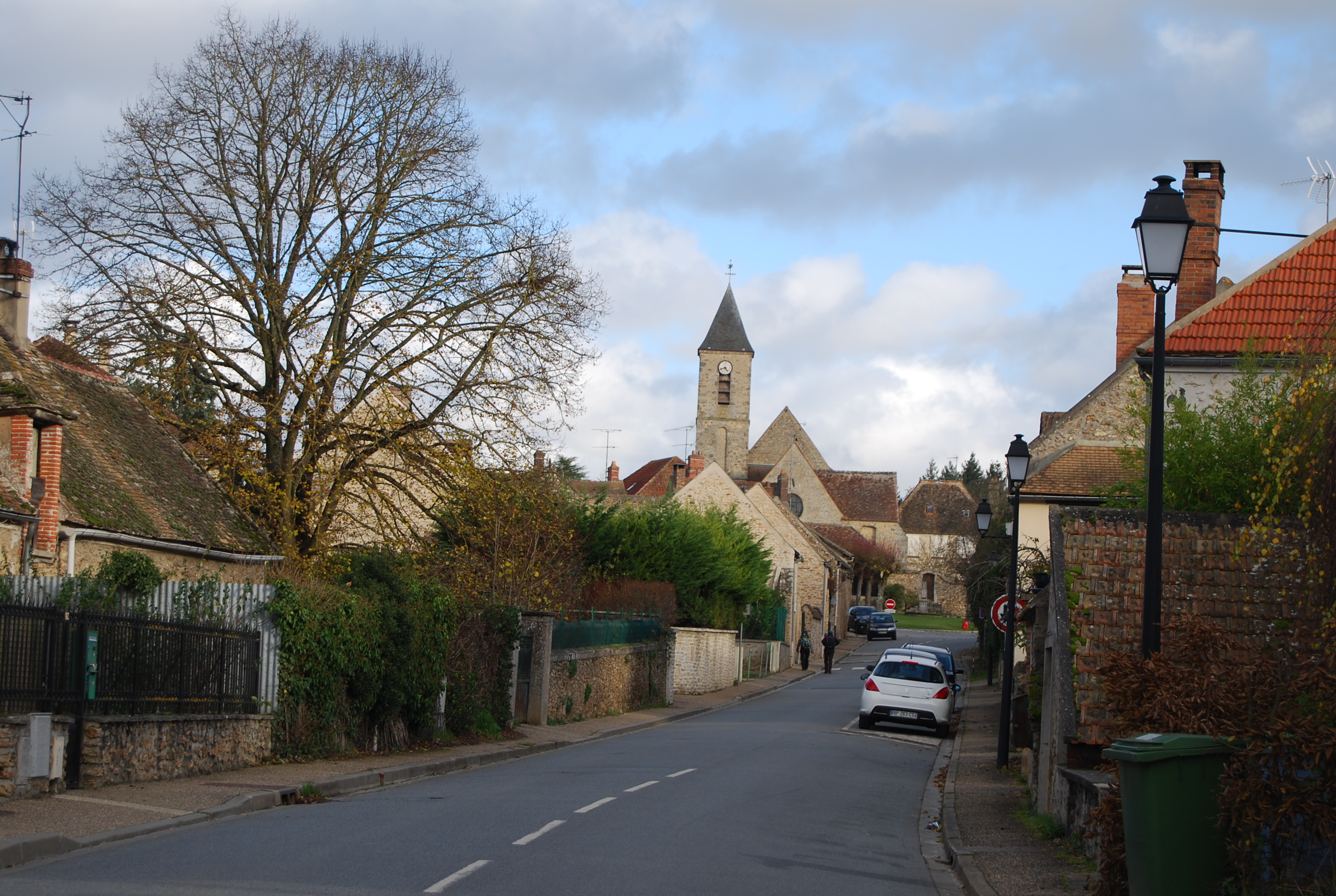 Un héritage d’urbanisme et d’architecture sobres et élégants en milieu rural (Bullion)