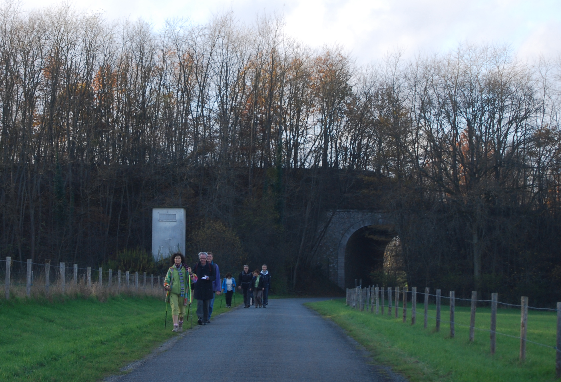 Promeneurs vers Bourgneuf. Rambouillet est une des forêts les plus intensément fréquentées de France
