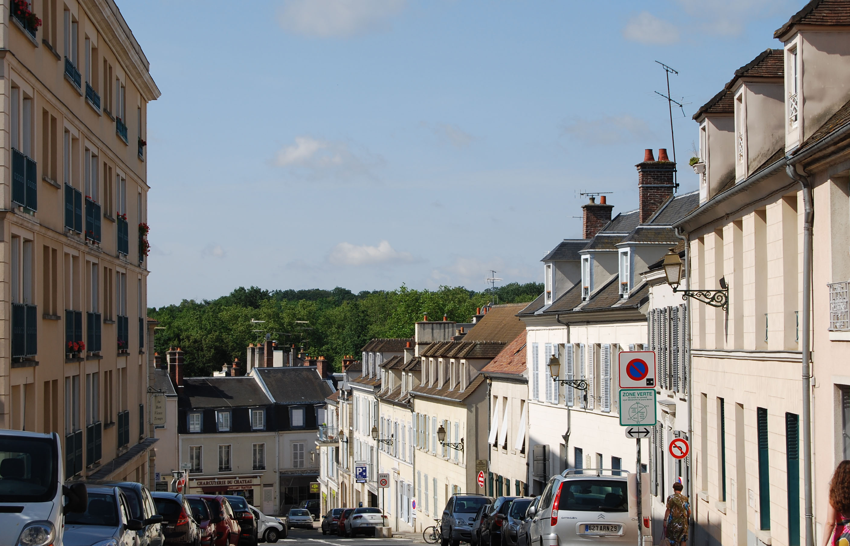 Étagement du bâti de Rambouillet, tourné vers la Guéville et la forêt (rue de Penthièvre)